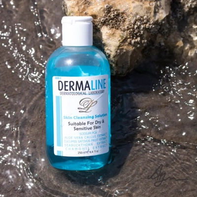 عکاسی تبلیغاتی آرایش پاک کن درامالاین در دریا