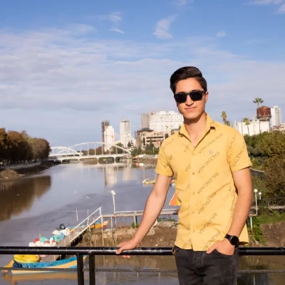 عکاسی پرتره پسرانه در پل کابلی بابلسر