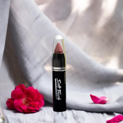 عکاسی رژلب سافت تاچ در طبیعت