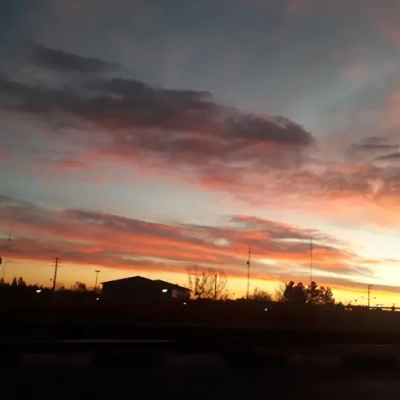 غروب بر فراز افق شهر